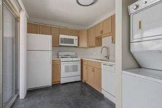 86 Gant Cir in Streamwood, IL - Building Photo - Building Photo