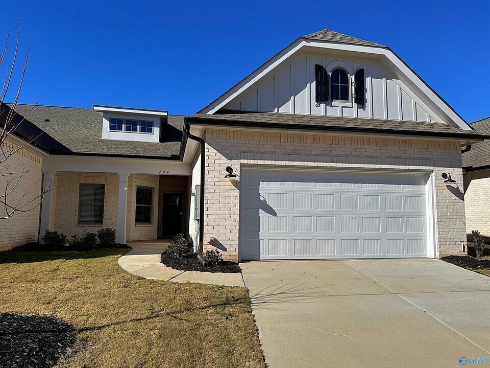 204 Osceola Cir in Triana, AL - Building Photo