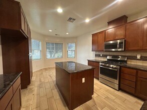 3633 W Harold Ave in Visalia, CA - Building Photo - Building Photo