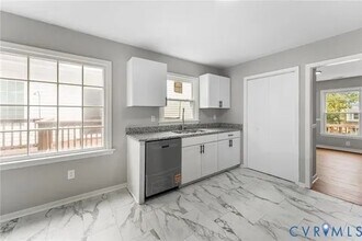 7713 Breaker Point Ct in Chesterfield, VA - Foto de edificio - Building Photo