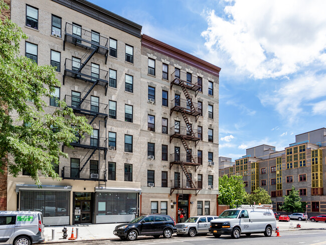 2183 Amsterdam Ave in New York, NY - Building Photo - Building Photo