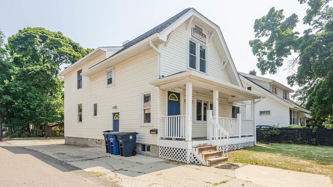 1441 S State St in Ann Arbor, MI - Building Photo - Building Photo