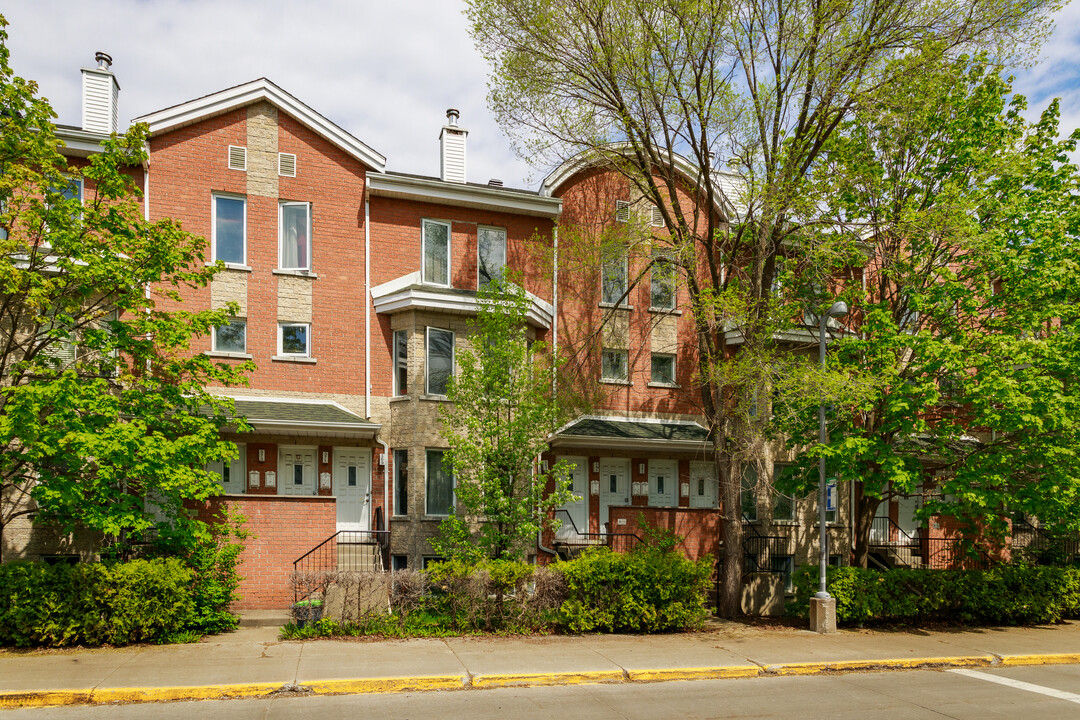 367 Caisse Rue in Verdun, QC - Building Photo