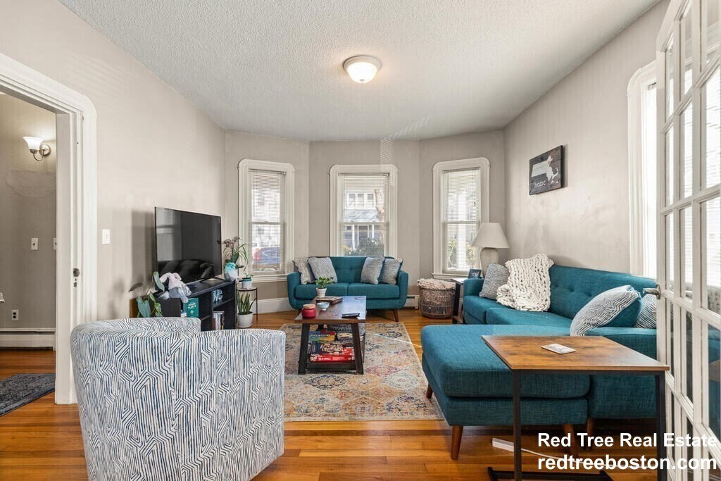 155 Spruce St, Unit 1 in Watertown, MA - Building Photo