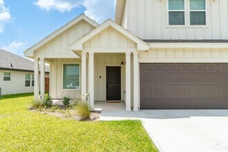 1001 W Yellow Bells St in Edinburg, TX - Building Photo - Building Photo
