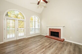2092 Wedgewood Dr in Stone Mountain, GA - Building Photo - Building Photo
