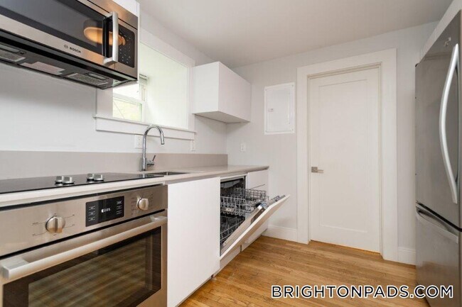 35 South St, Unit B1 in Boston, MA - Building Photo - Building Photo