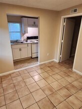 812 E Lotus Ave in Tampa, FL - Building Photo - Building Photo