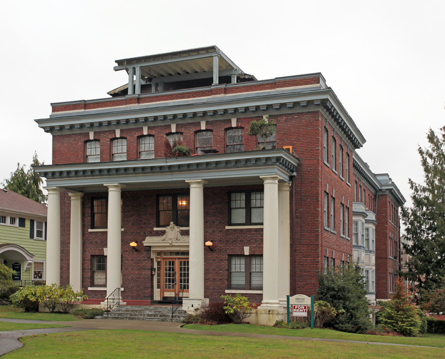 Hillcrest Apartments in Tacoma, WA - Foto de edificio