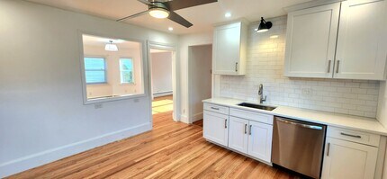 248 Pearl St, Unit 1 in Malden, MA - Foto de edificio - Building Photo