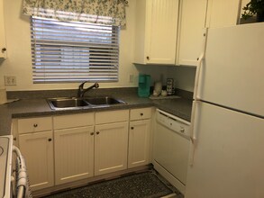 1627 Larue Ave in Jacksonville, FL - Building Photo - Building Photo