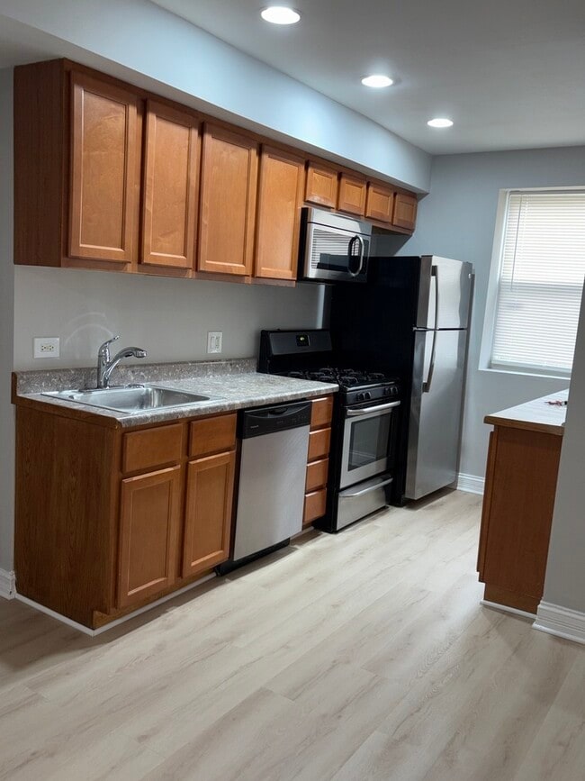 6444 N Hamilton Ave in Chicago, IL - Building Photo - Building Photo