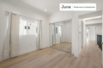 Private bedroom in 5 bed/5 bath Home in Los Angeles, CA - Building Photo - Building Photo
