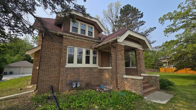 property at 1401 W Brown Deer Rd