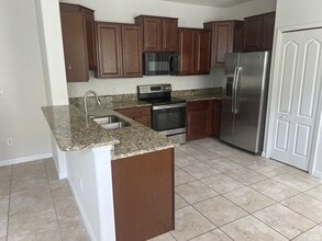 2133 Golden Falcon Dr in Ruskin, FL - Building Photo - Building Photo