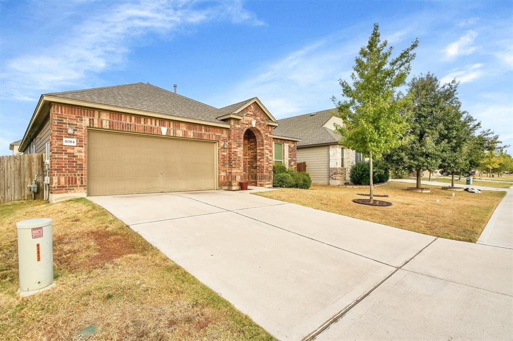 8084 Gato Ln in Round Rock, TX - Building Photo