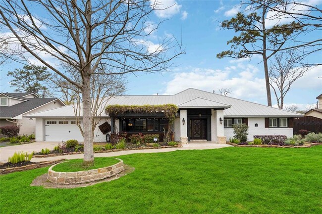 property at 4031 Fernwood Dr
