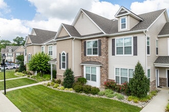 Woodhaven Commons in Old Bridge, NJ - Building Photo - Building Photo