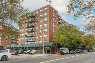 Kings Bay Houses in Brooklyn, NY - Foto de edificio - Building Photo