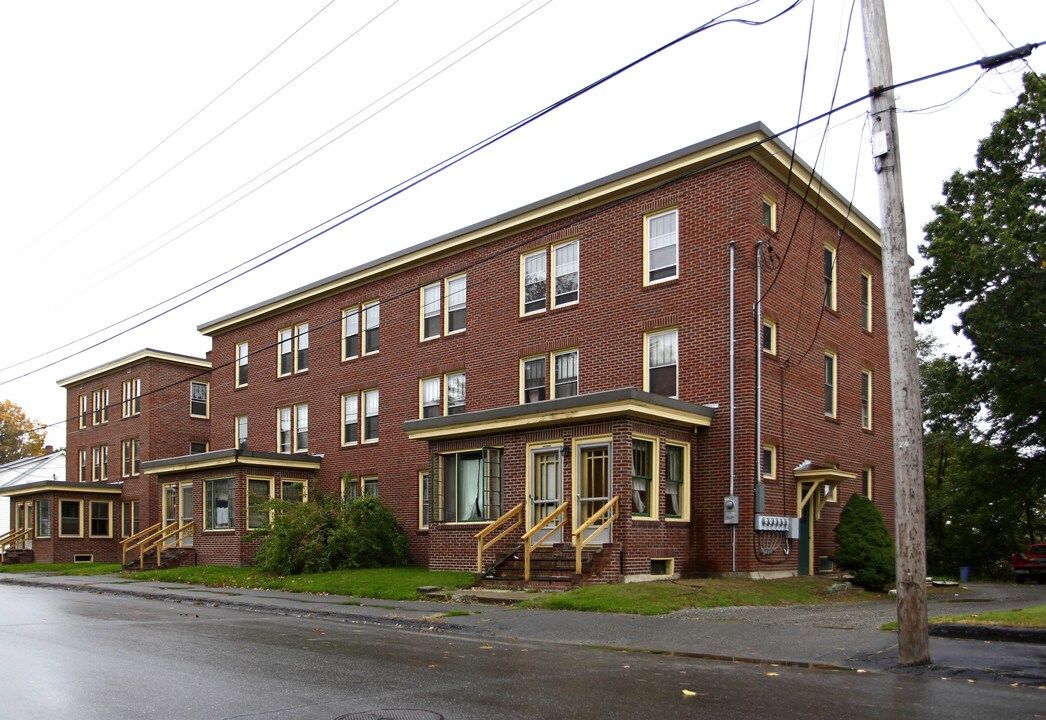 88-90 Summer St in Waterville, ME - Foto de edificio