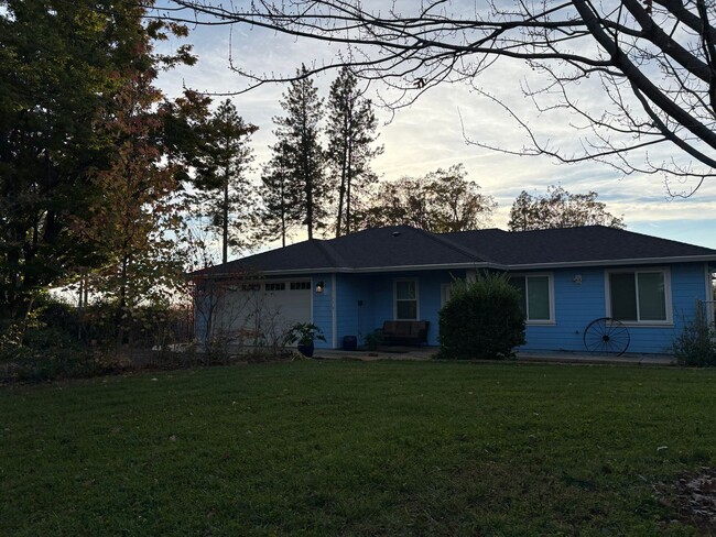 5619 Cherry Ln in Paradise, CA - Building Photo - Building Photo