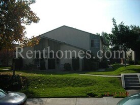 11021 Via Asti in San Diego, CA - Building Photo