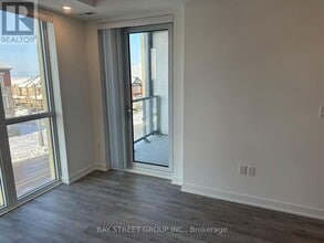 1005 Dundas St E in Oakville, ON - Building Photo - Building Photo