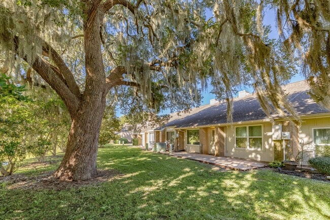 property at 1814 Veranda Dr