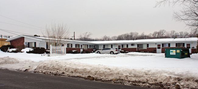 464-474 Treeside Dr in Akron, OH - Foto de edificio - Building Photo