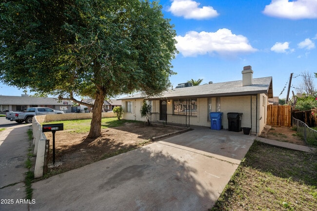 2208 N 47th Ln in Phoenix, AZ - Building Photo - Building Photo