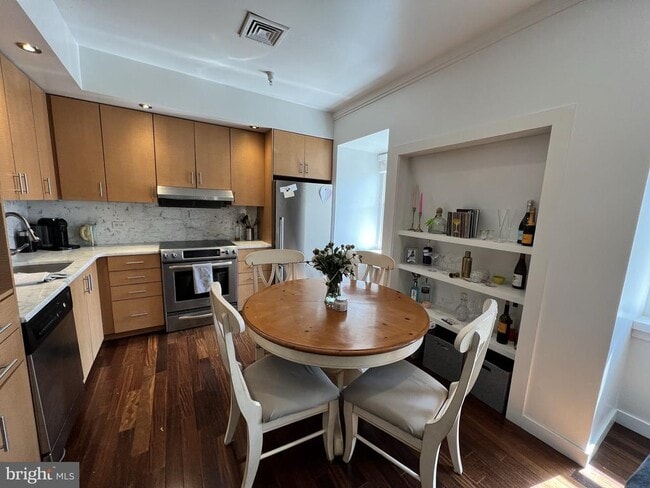 258 S 18th St in Philadelphia, PA - Building Photo - Building Photo