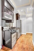 3 W 103rd St in New York, NY - Building Photo