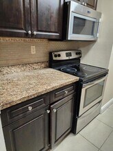 1198 Lake Terry Dr in West Palm Beach, FL - Building Photo - Building Photo