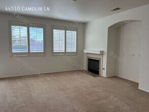 44510 Camolin Ln in Lancaster, CA - Building Photo - Building Photo