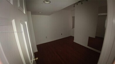1341 Meridian Ave in Miami Beach, FL - Building Photo - Building Photo
