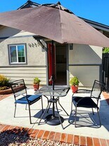 6235 Aura Ave, Unit 6237 in Tarzana, CA - Building Photo