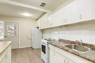 Lakeview Apartments in Bonnyville, AB - Building Photo - Building Photo