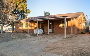 1700 Gschwind Pl SW in Albuquerque, NM - Building Photo - Building Photo