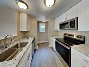 17776 E Bethany Dr in Aurora, CO - Building Photo - Building Photo