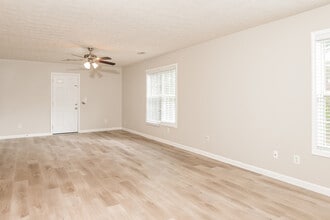 19 Georgia Rd in Covington, GA - Foto de edificio - Building Photo