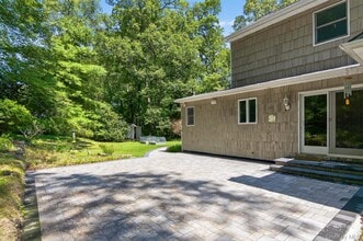 43 Edcris Ln in Huntington, NY - Building Photo - Building Photo