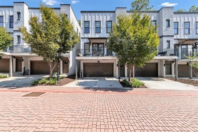 property at 725 Taylor Ct