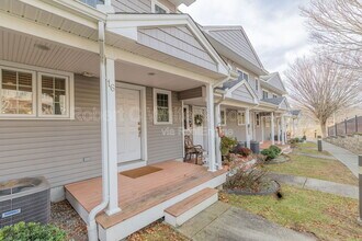 330 Crystal Ave in New London, CT - Building Photo - Building Photo