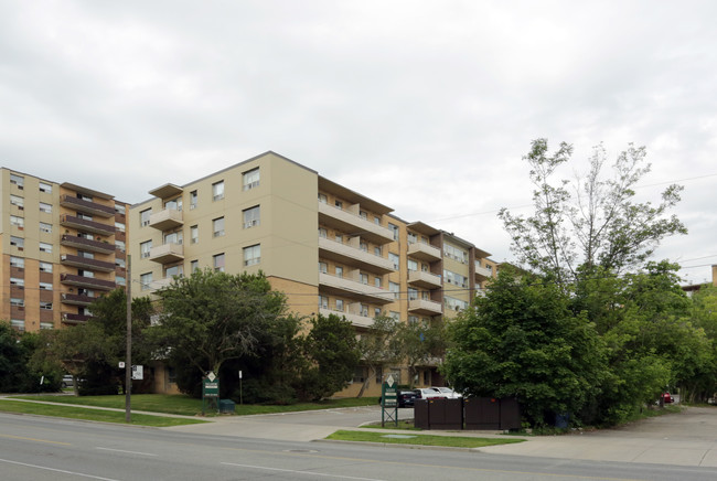 Saxony Apartments II in Hamilton, ON - Building Photo - Building Photo