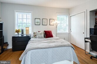 1320 Pine St in Philadelphia, PA - Building Photo - Building Photo