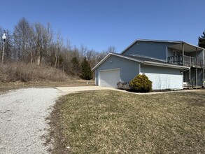 120-122 Owners Dr, Unit 122 owners drive in Tremont City, OH - Building Photo - Building Photo