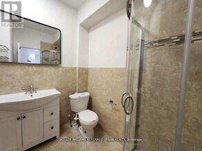 998 Bloor St W in Toronto, ON - Building Photo - Building Photo
