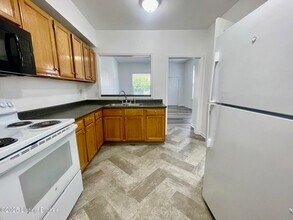 1196 Innis Ct in Louisville, KY - Building Photo - Building Photo