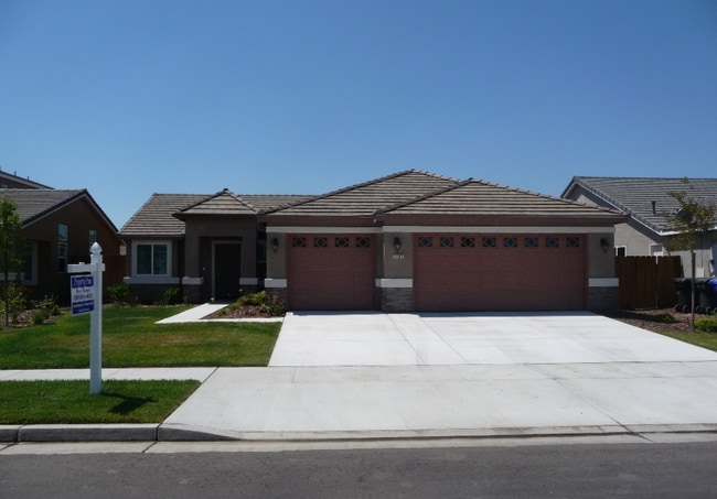 property at 1407 W Burgundy Ct