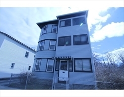 397 Shrewsbury St in Worcester, MA - Building Photo